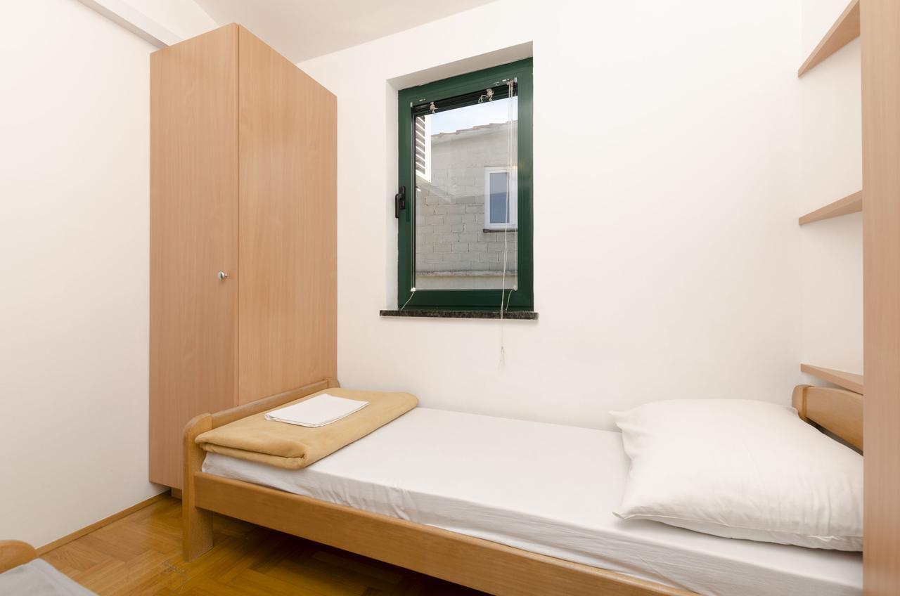 Apartment Mirko Primosten